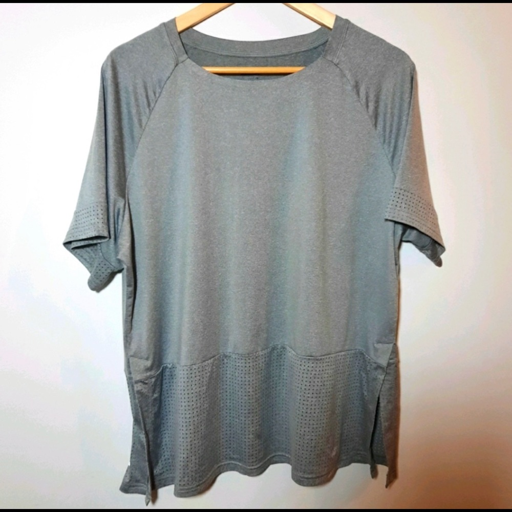 Avia athletic workout shirt